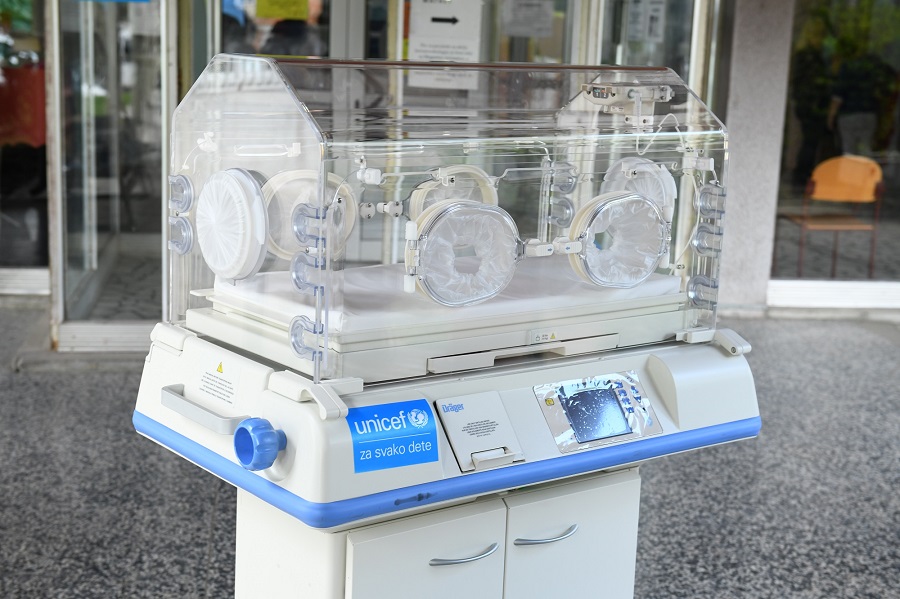 unicef donacija inkubator.jpg